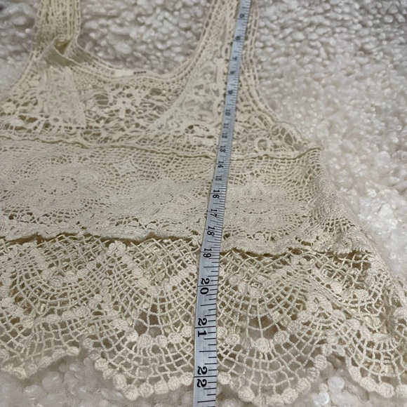 ISSI Boho Lace Crop Top - Picture 6 of 7